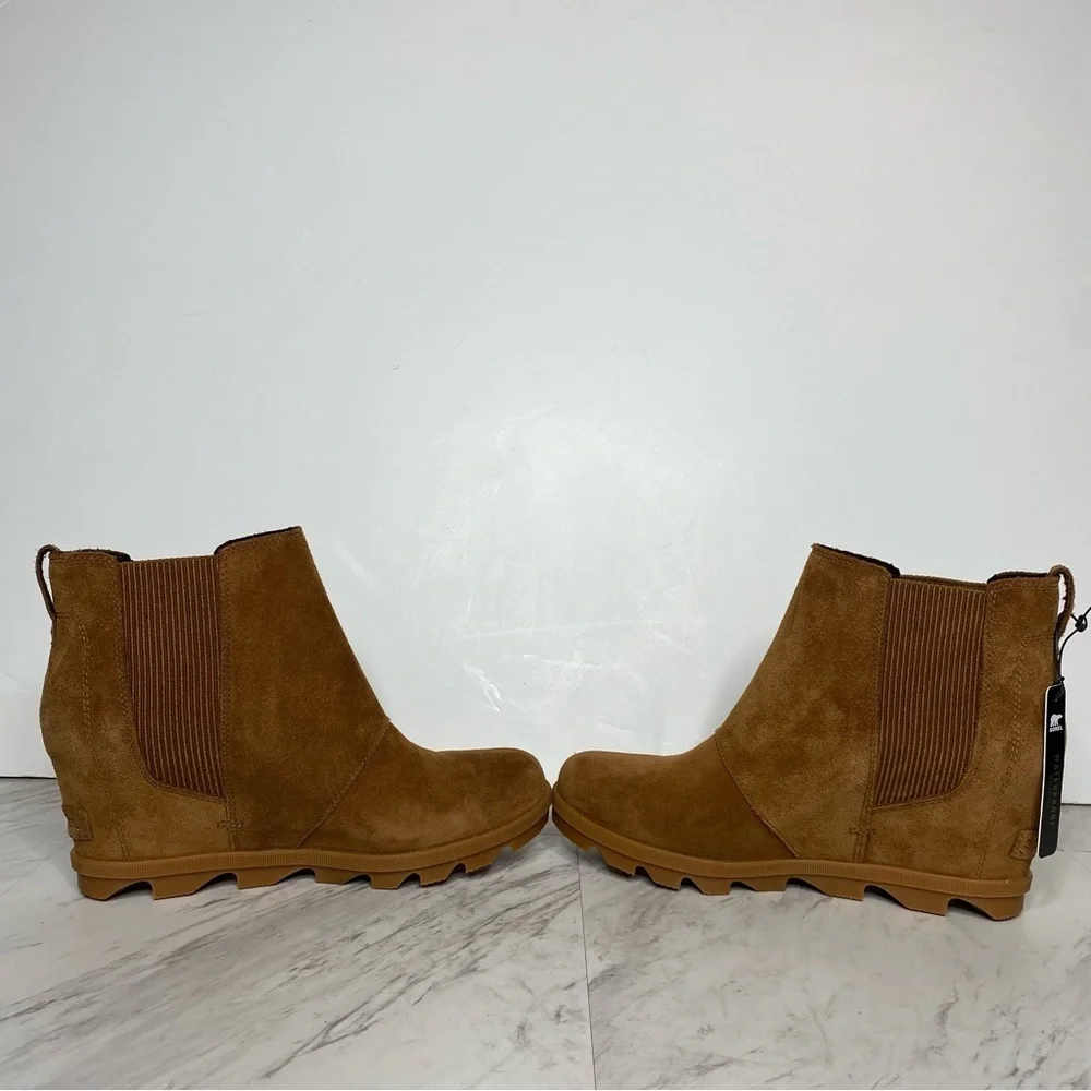 New! Sorel Joan Of Arctic Wedge Chelsea Light Brown Suede Bootie 10 1/2